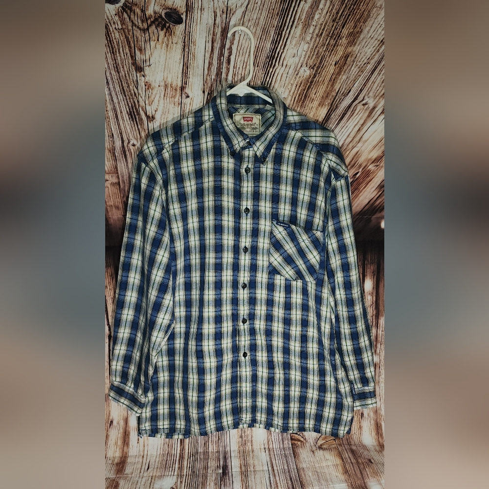 Levi's plaid long sleeve shirt